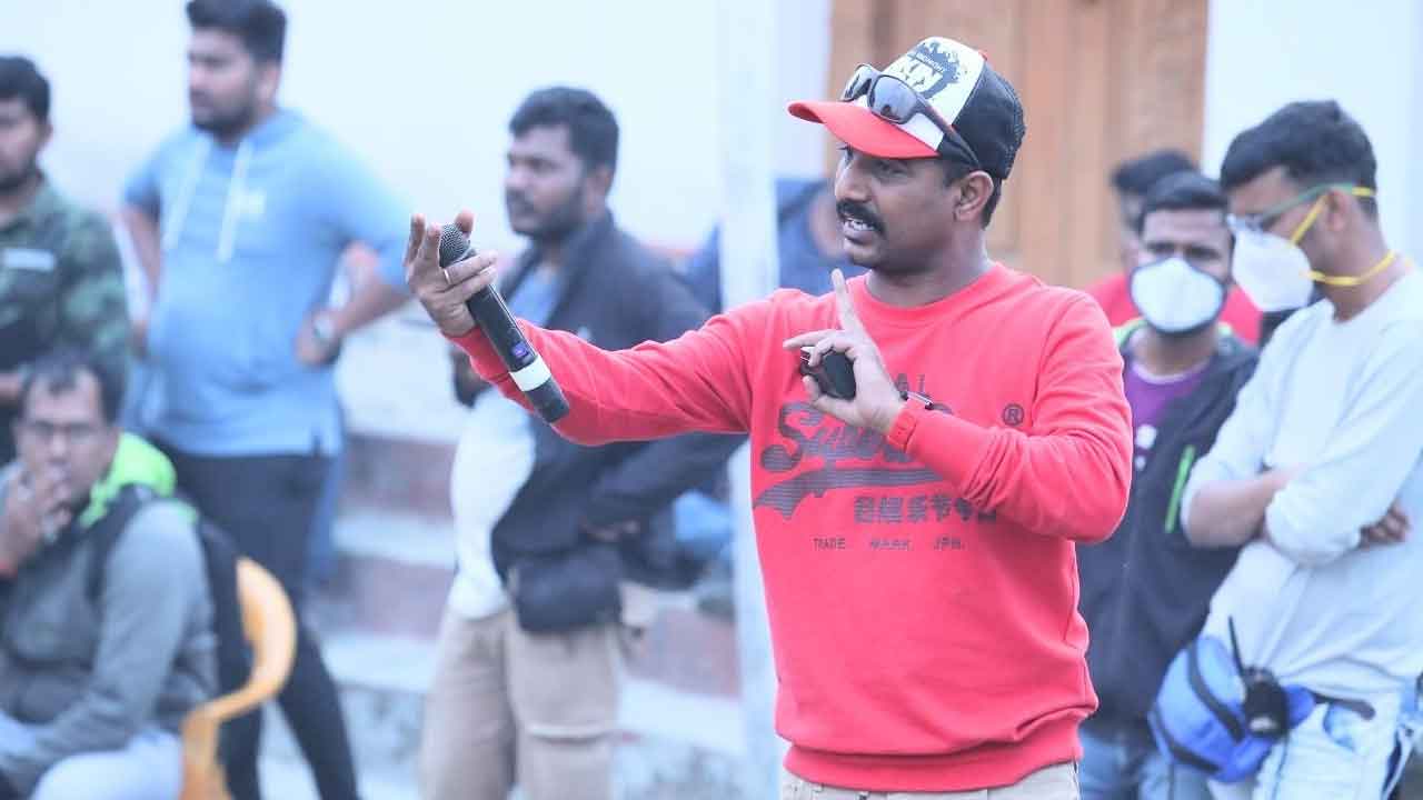 ‘ఉప్పెన’ అసోసియేట్‌ డైరెక్టర్‌ మనోడే..