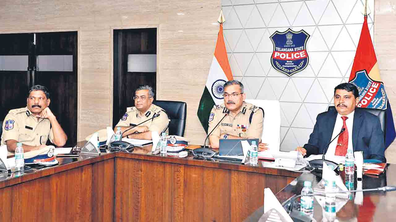 రాష్ట్రంలో మహిళలపై నేరాలు తగ్గుముఖం