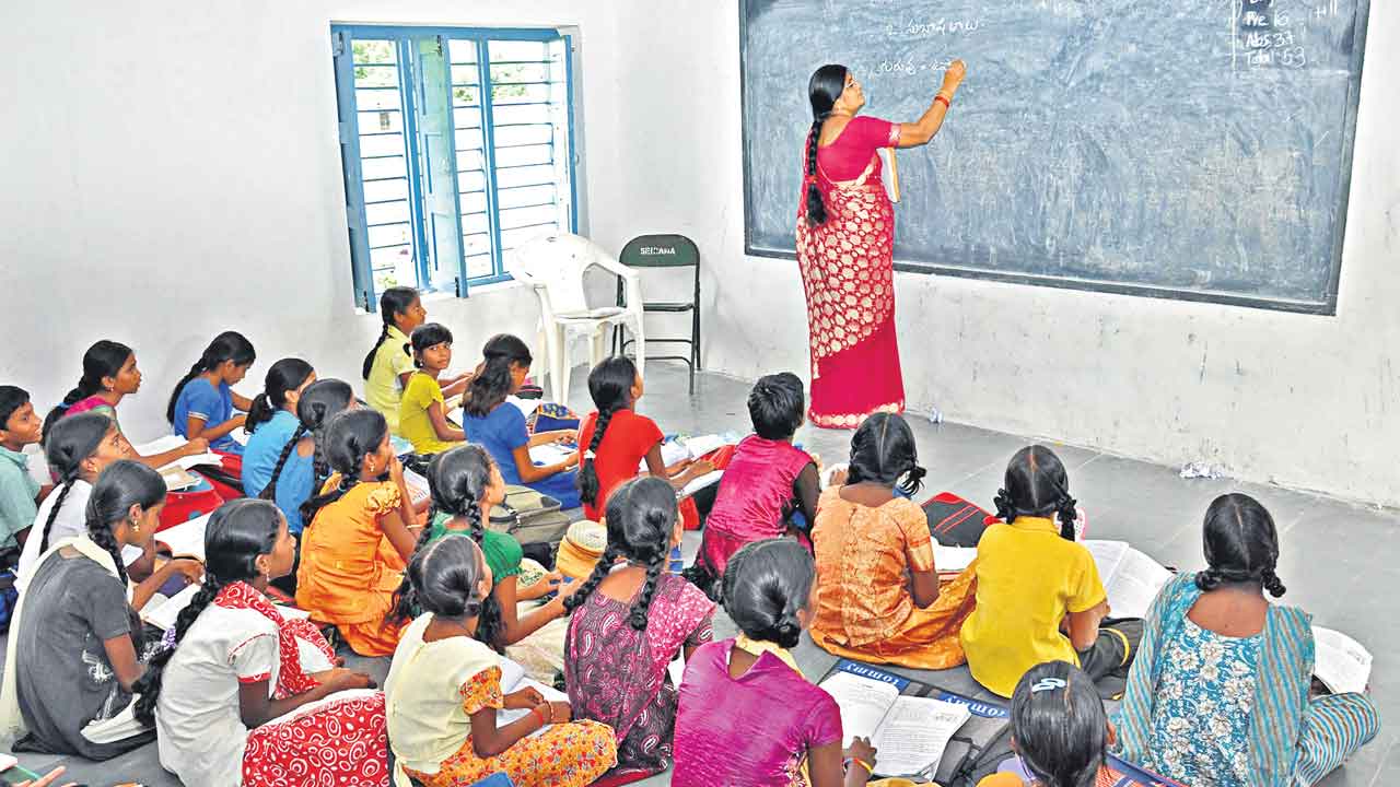 కొలువు దీరుదాం