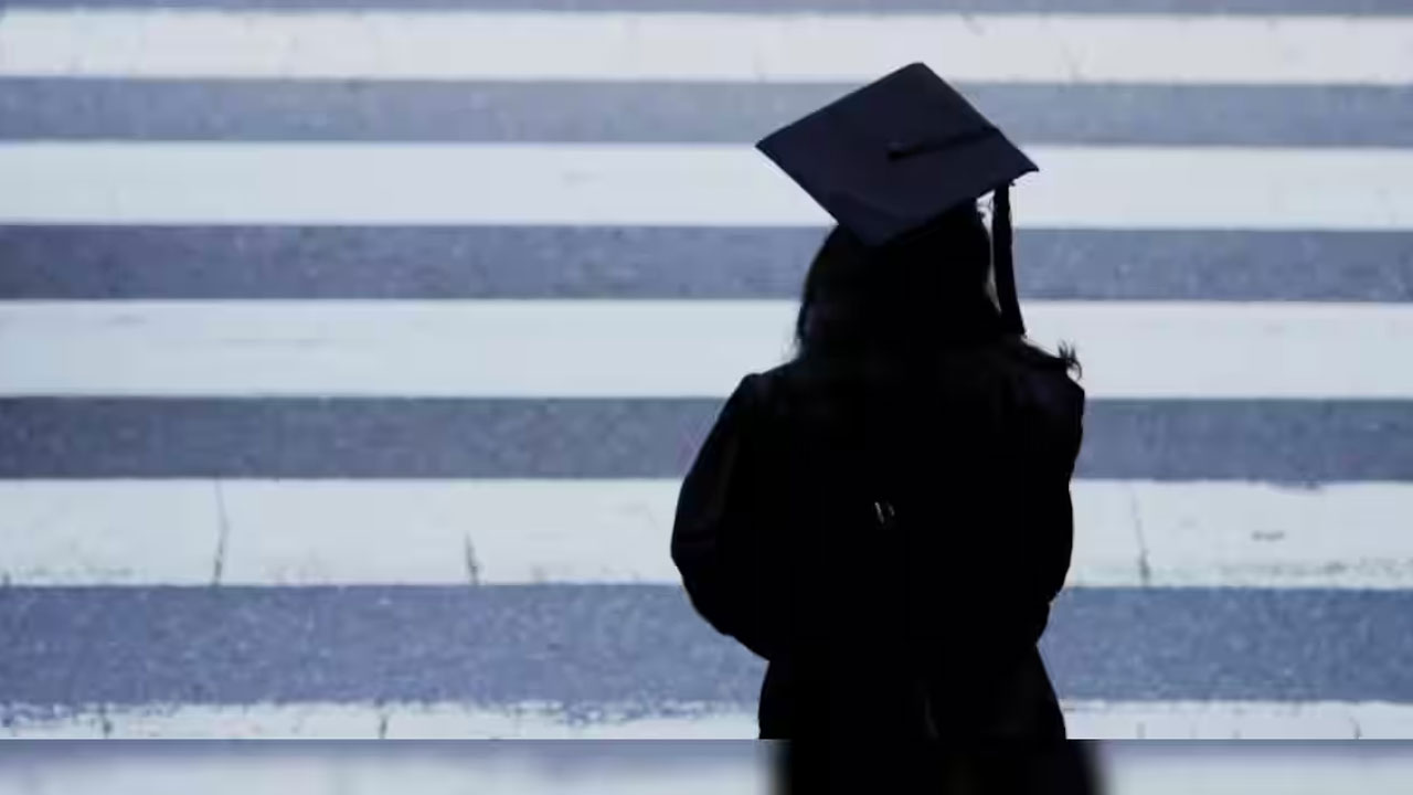 Graduation |  తమ అమ్మాయి కనీసం డిగ్రీ చదవాలని కోరుకుంటున్న 78 మంది తల్లిదండ్రులు