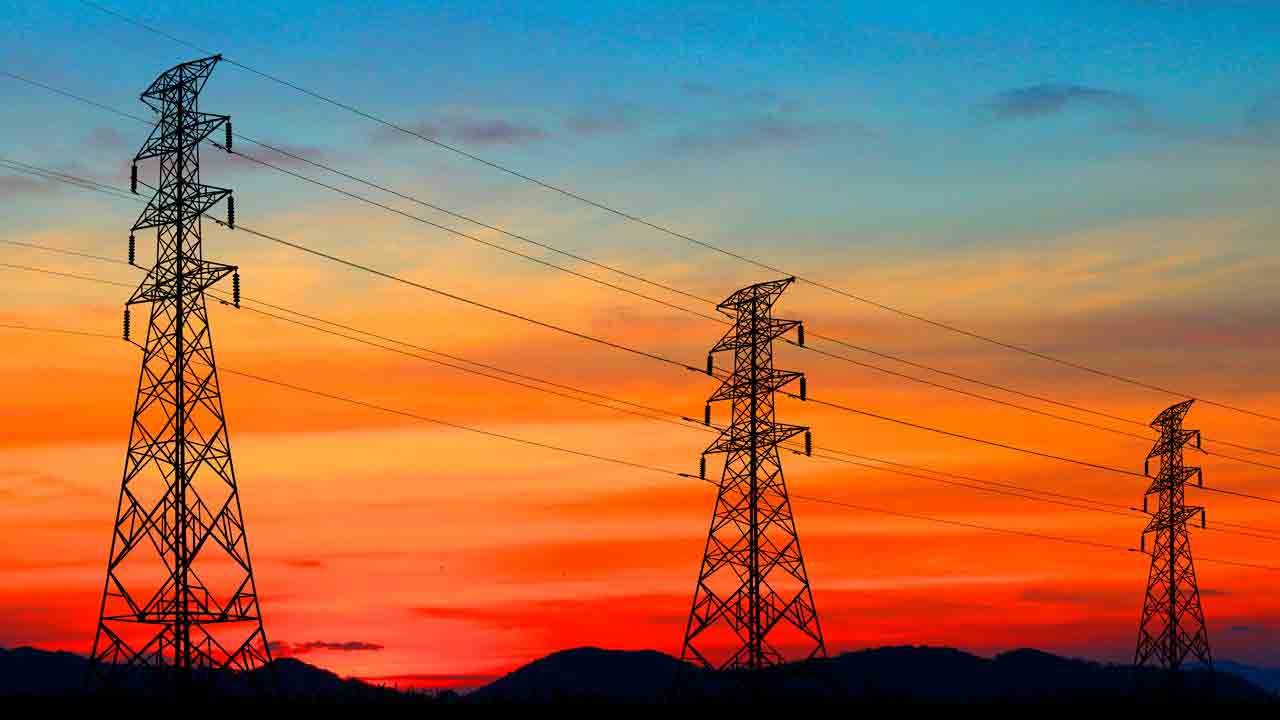 ఎటు చూసినా కోతలే మనకే విద్యుత్‌ వెలుగులు