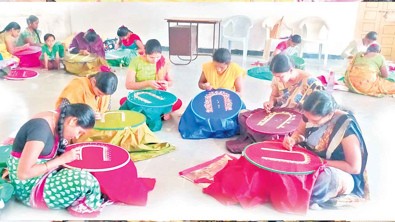 ఉచిత శిక్షణ.. ఉపాధికి రక్షణ