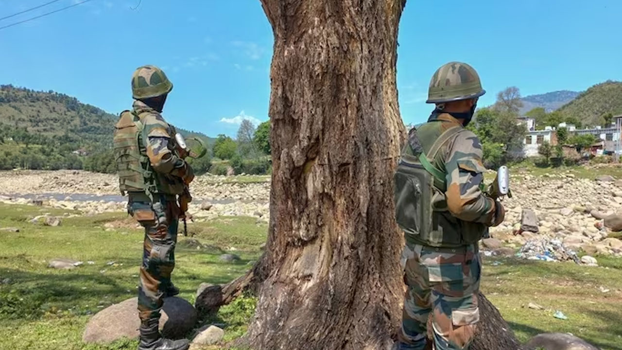 Pulwama Encounter | పుల్వామాలో ఎన్‌కౌంటర్‌.. లష్కరే టాప్‌ కమాండర్‌ సహా ఇద్దరు ఉగ్రవాదులు హతం