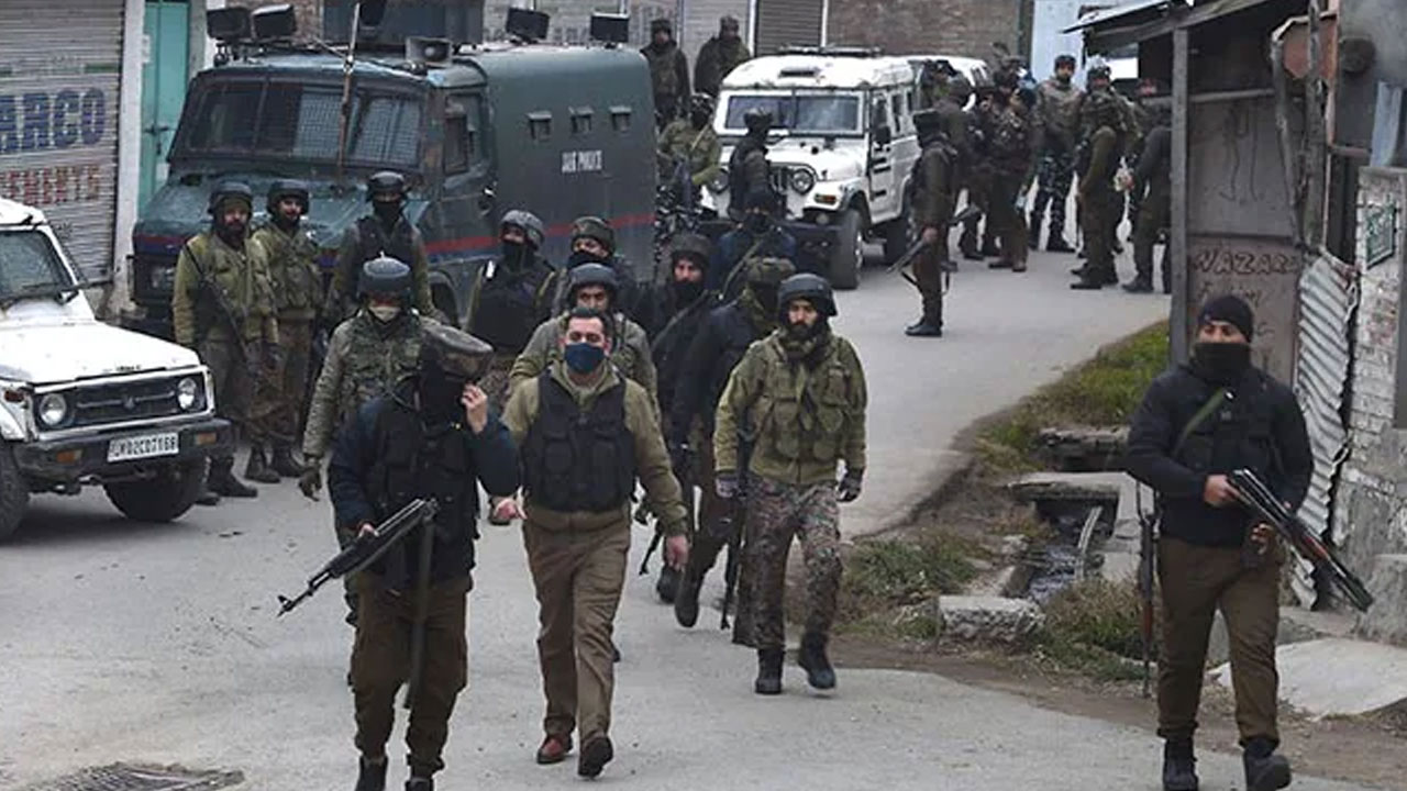 Kulgam Encounter | కుల్గాంలో ఎన్కౌంటర్.. ఉగ్రవాదుల కాల్పుల్లో ముగ్గురు జవాన్లు వీరమరణం