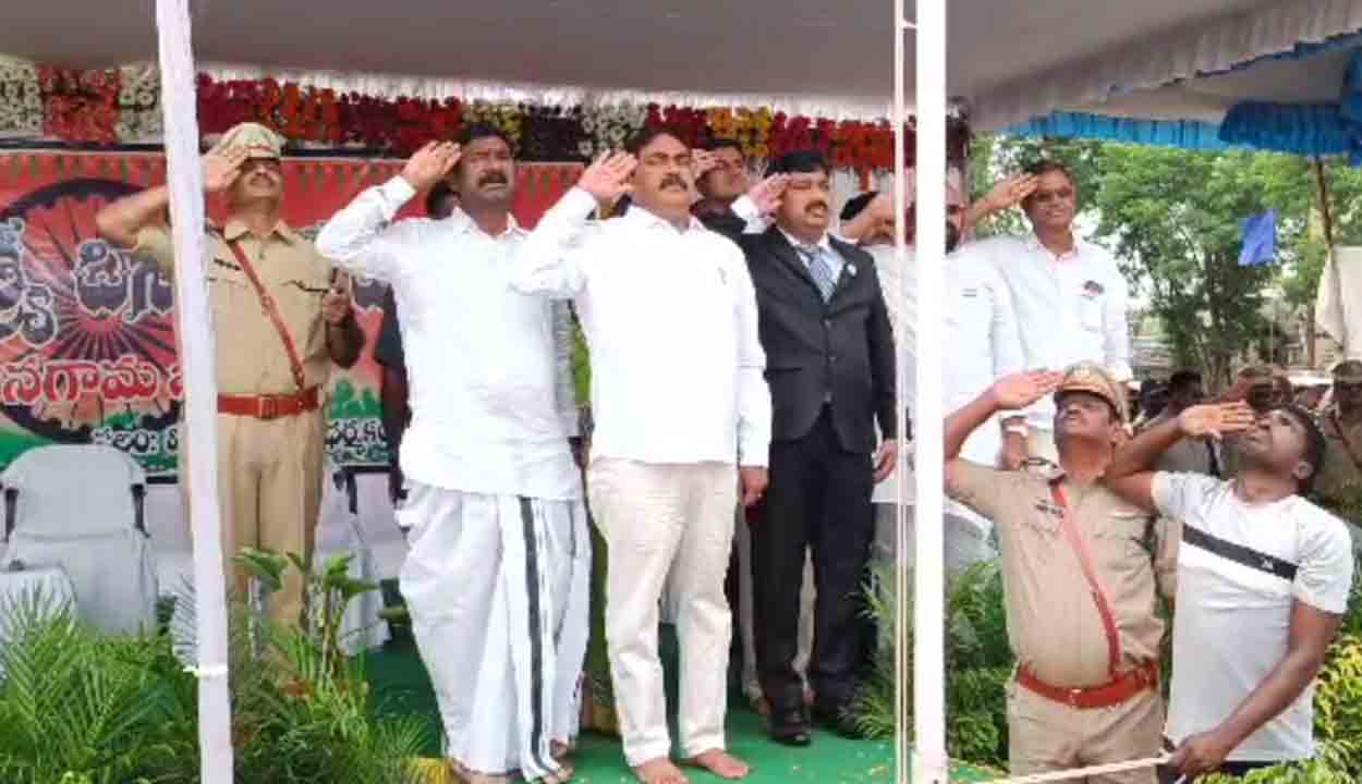 Minister Errabelli | బంజరు భూముల్లోనూ బంగారు పంటలు : మంత్రి ఎర్రబెల్లి దయాకర్‌ రావు