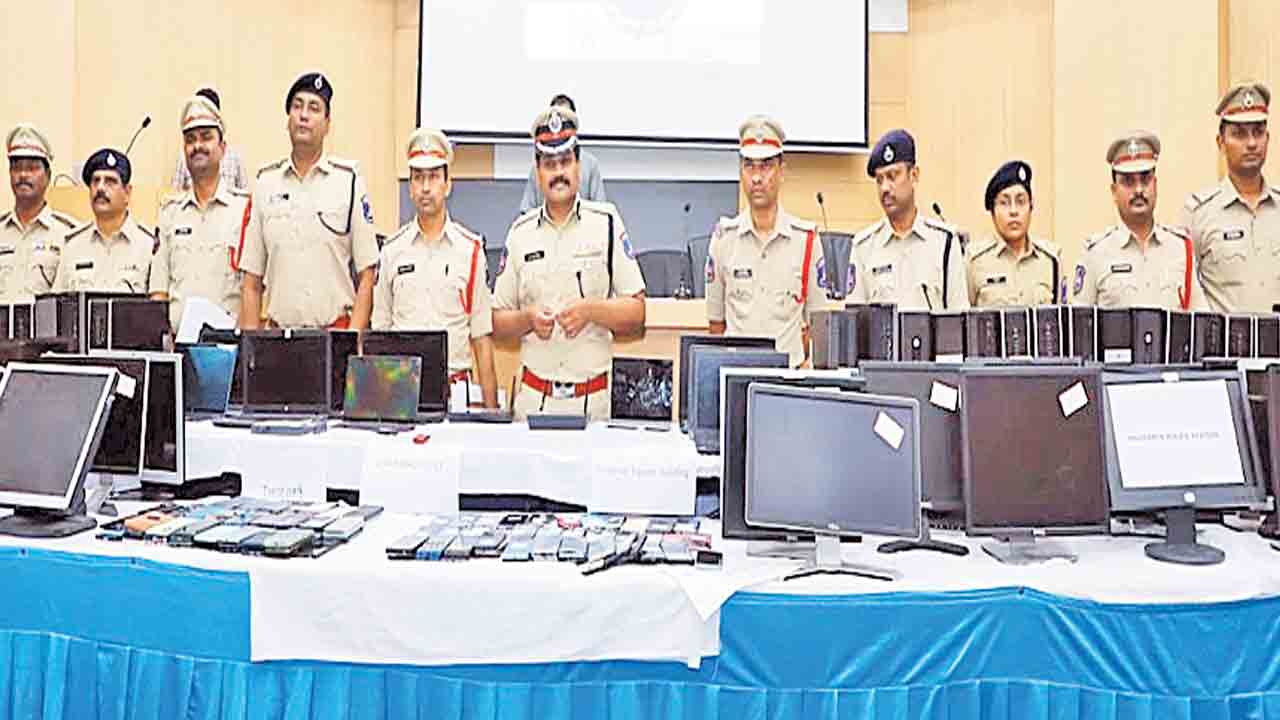 యూఎస్‌ పౌరులే లక్ష్యంగా.. ఆన్‌లైన్‌ మోసాలు