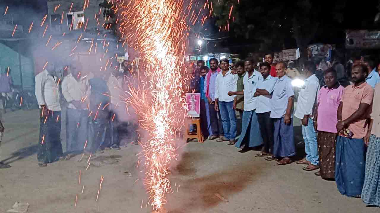 రుణమాఫీపై రైతుల ఆనందం