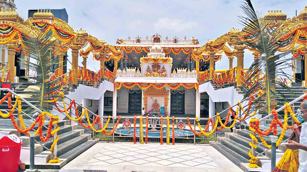 అద్భుతం… వెంకన్న ఆలయం