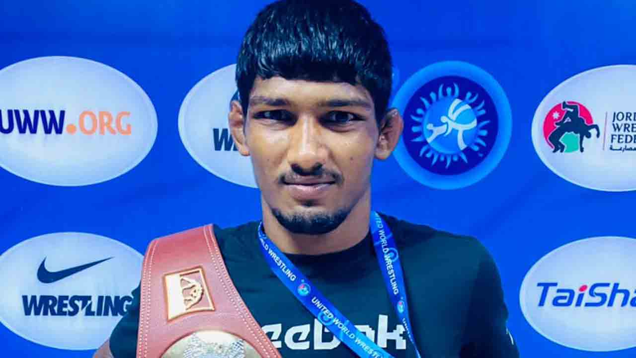 మోహిత్‌ పసిడి పట్టు