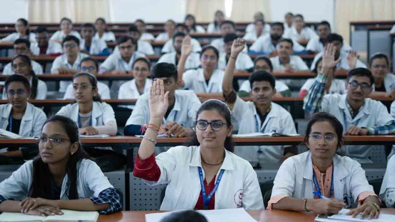 Telangana | గురుకుల విద్యార్థుల సరికొత్త రికార్డు.. 185 మంది విద్యార్థులకు ఎంబీబీఎస్‌ సీట్లు