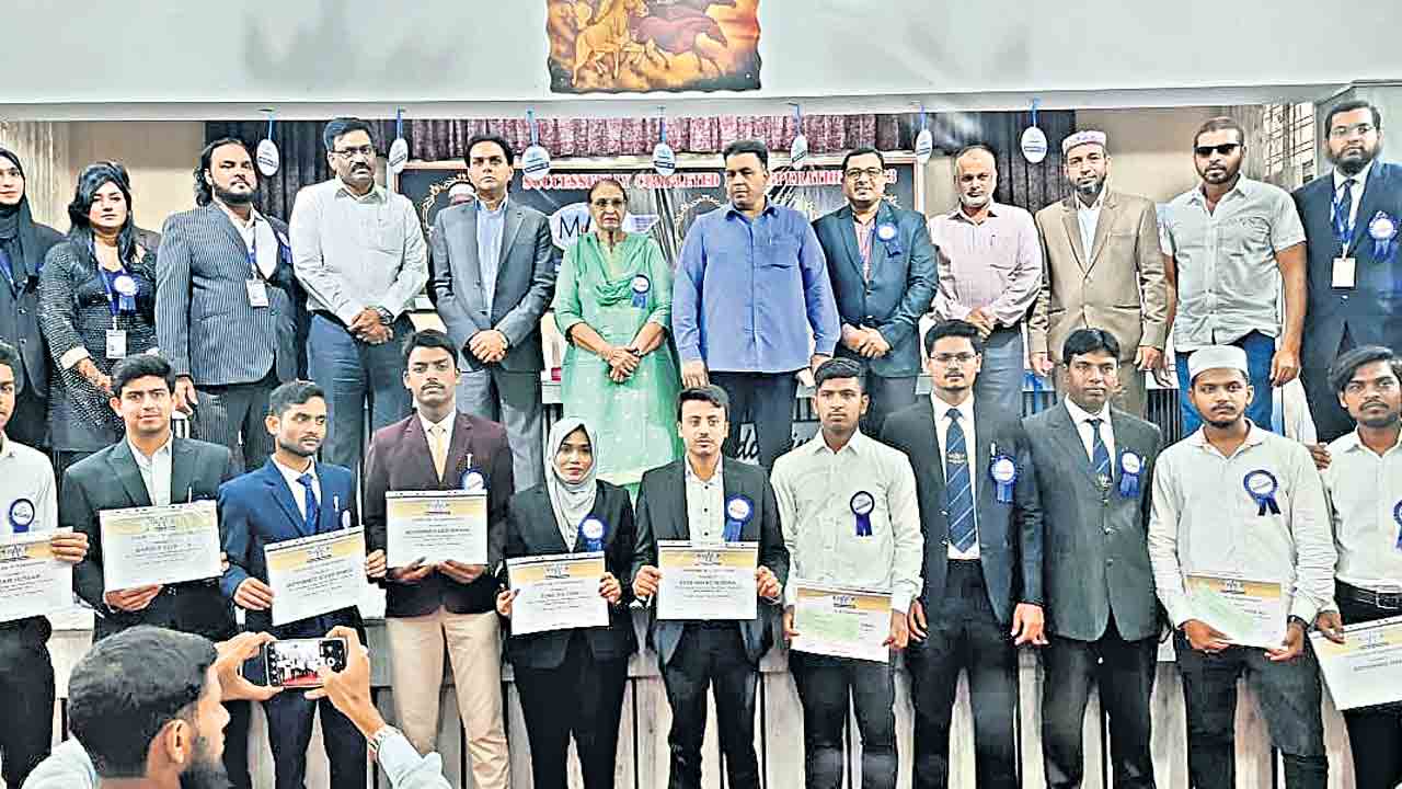 హజ్‌యాత్రలో సేవలు అభినందనీయం