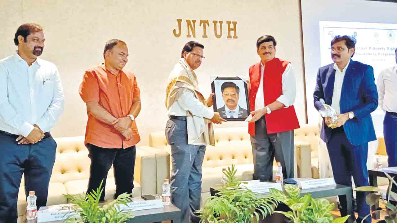 ఇంటలెక్చువల్‌ ప్రాపర్టీ రైట్స్‌పై సెమినార్‌