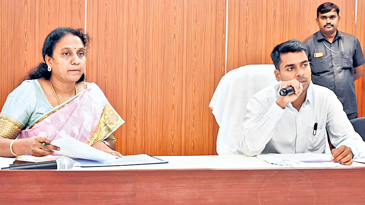 సెప్టెంబర్‌ 15లోగా స్కూళ్లలో అభివృద్ధి పనులు పూర్తి చేయాలి