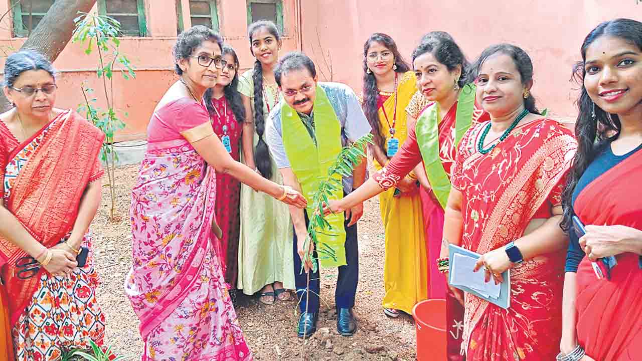 ఉద్యోగాలకు అంగవైకల్యం అడ్డుకాదు