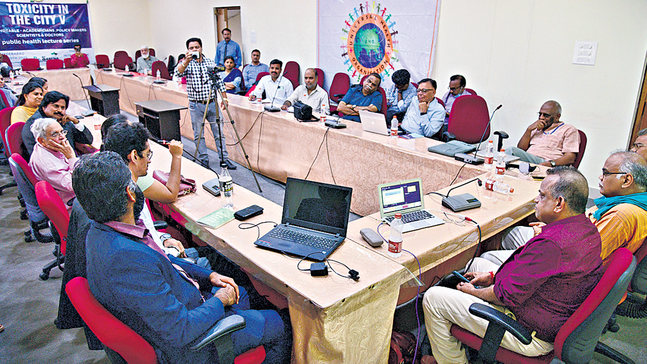 పర్యావరణ కాలుష్యమే.. మానవాళికి ప్రమాదం