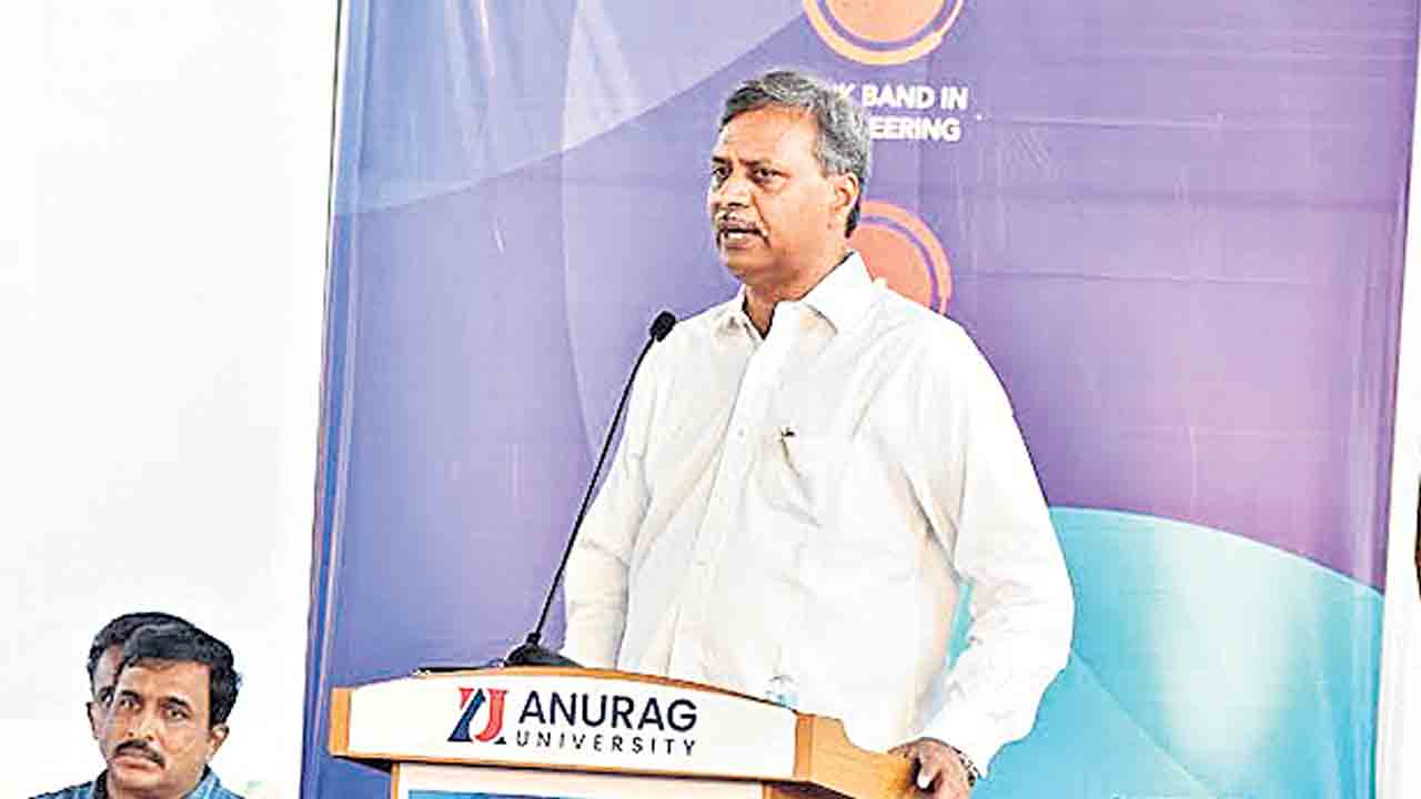 నూతన ఆవిష్కరణలకు శ్రీకారం చుట్టాలి