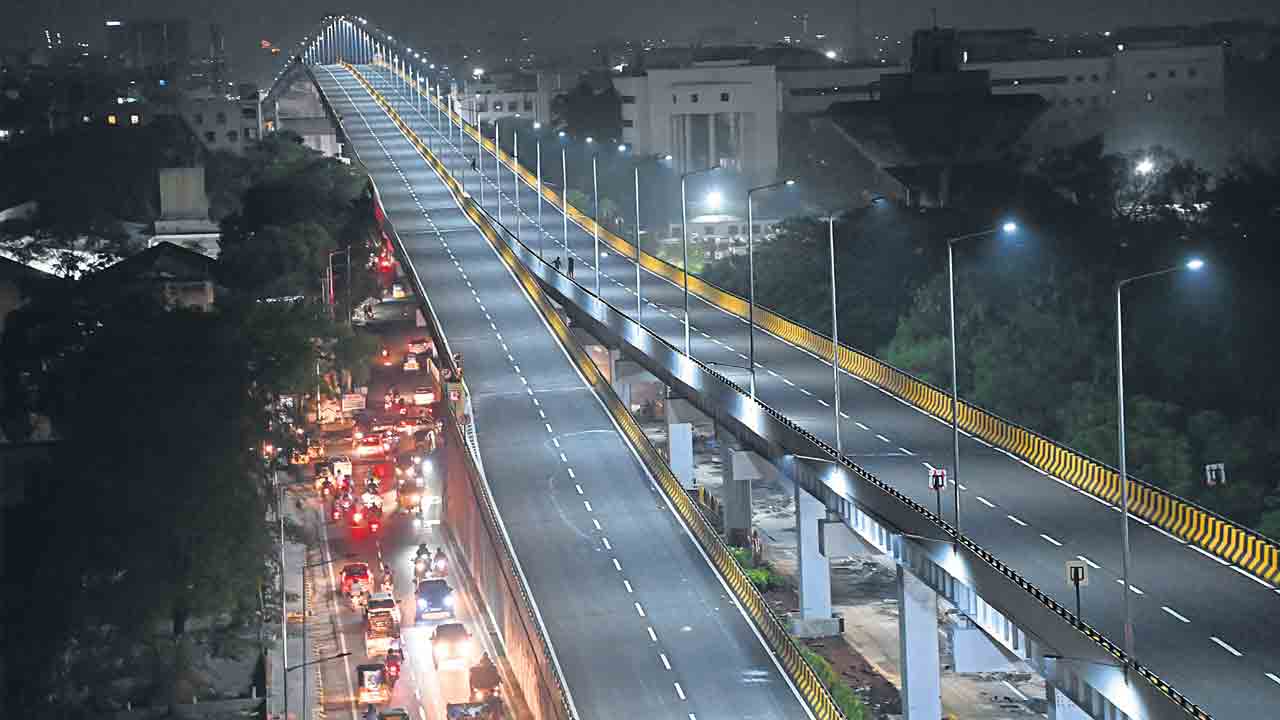 వీఎస్టీ నుంచి ఇందిరాపార్కు వరకు నాలుగు లేన్ల స్టీల్‌ బ్రిడ్జ్‌ ఫ్లైఓవర్‌ ప్రారంభం