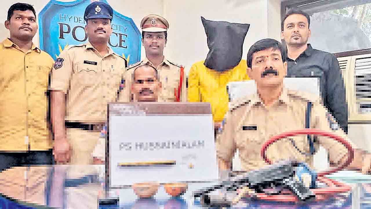 విశాఖలో చిక్కిన సిరాజ్‌