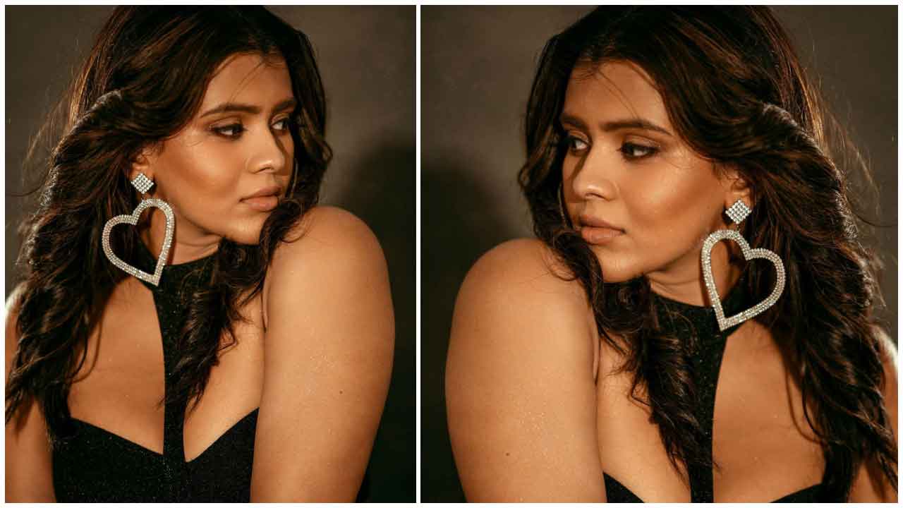 Hebah Patel | సొగసులతో సోషల్ మీడియాను షేక్ చేస్తున్న హెబ్బా పటేల్..