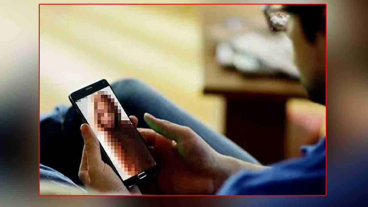 Honeytrap case | హనీట్రాప్‌ కేసులో కానిస్టేబుల్‌పై కేసు నమోదు.. సెల్‌ఫోన్లు స్వాధీనం చేసుకున్న పోలీసులు