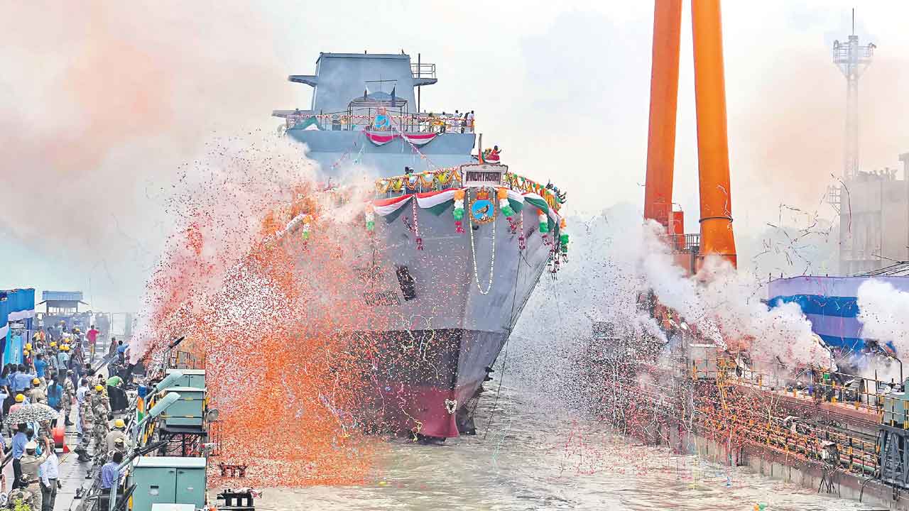 నౌకాదళంలోకి ‘వింధ్యగిరి’