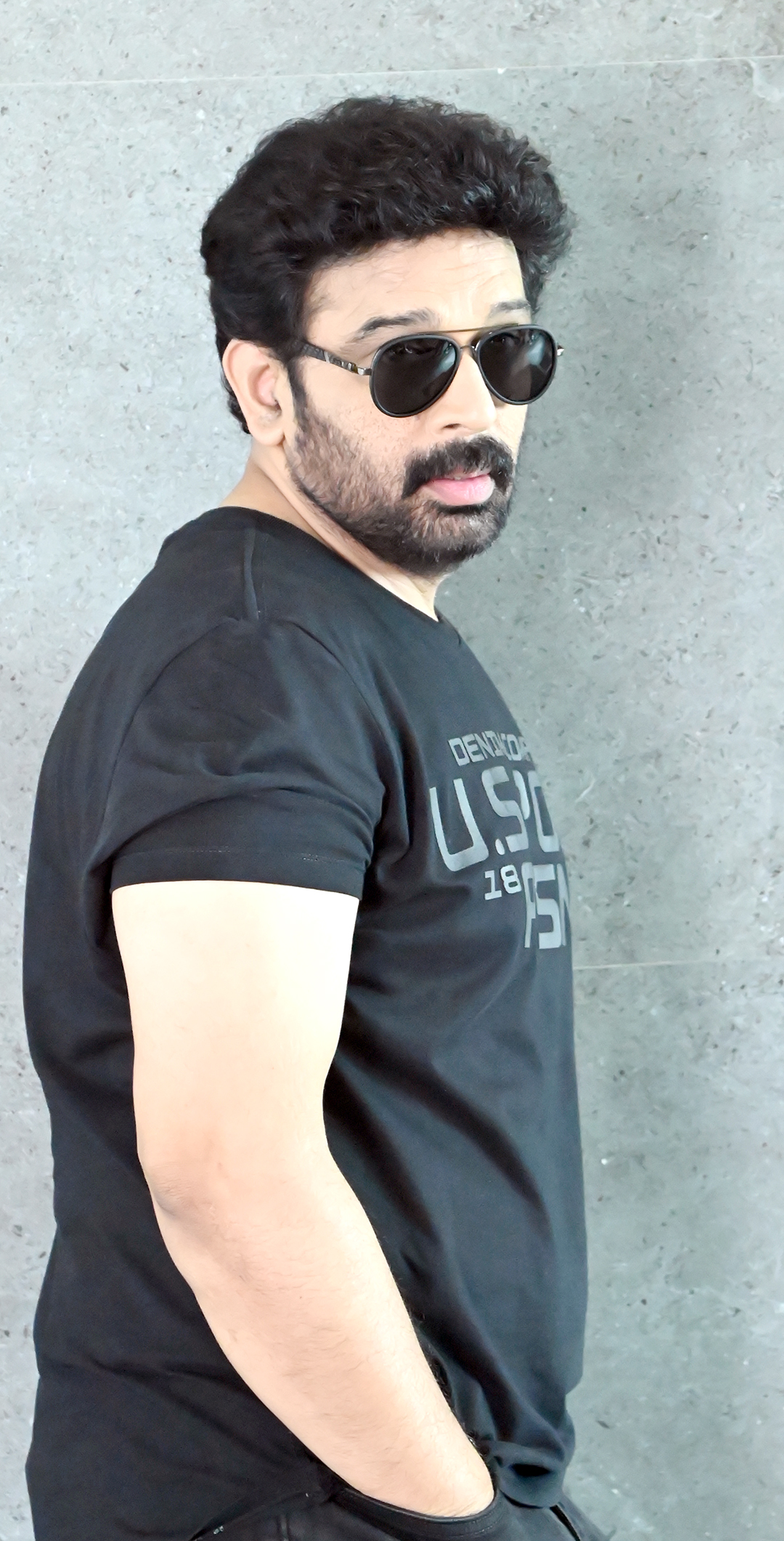 సినిమా అనే సౌధాన్ని అందంగా నిర్మించడం దర్శకుడి ప్రతిభ మీద ఆధారపడి వుంటుది. దయా (Dayaa)లో నేను ఫ్రీజర్‌ వ్యాన్‌డ్రైవర్‌ను. 