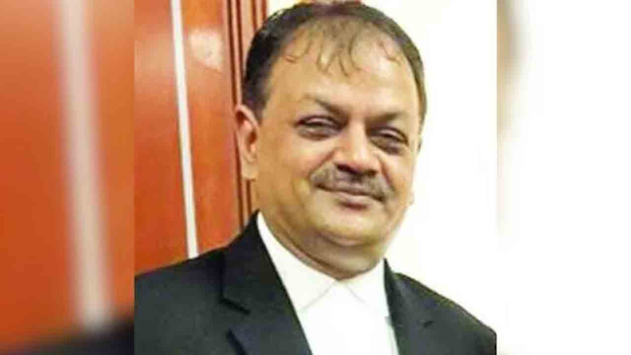 Bombay High Court | కోర్టులోనే రాజీనామా చేసిన న్యాయవాది.. ఆత్మగౌరవానికి విరుద్ధంగా పనిచేయలేనని స్టేట్‌మెంట్‌!