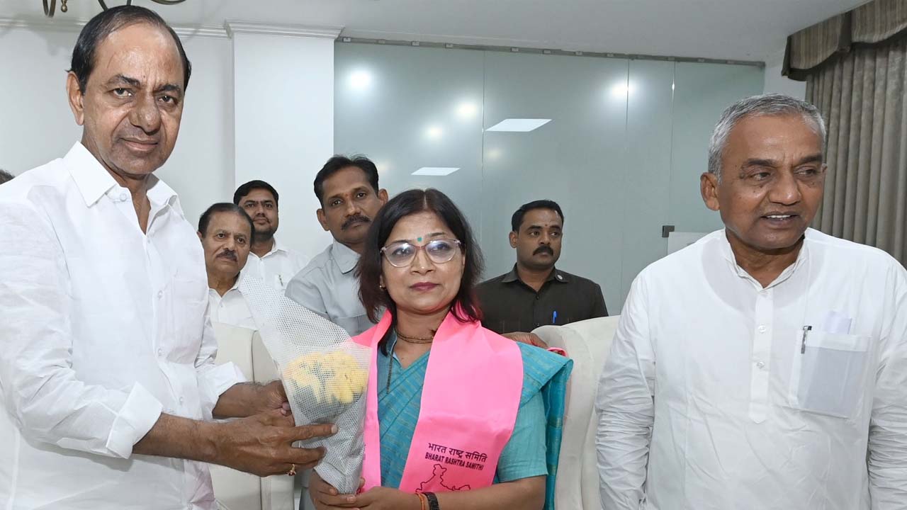 BRS Party | బీఆర్‌ఎస్‌లో మహారాష్ట్ర ‘స్వరాజ్య మహిళా సంఘటన’ విలీనం