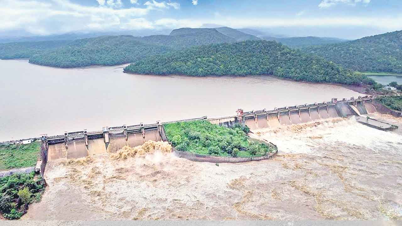 కడెం పిలుస్తోంది..