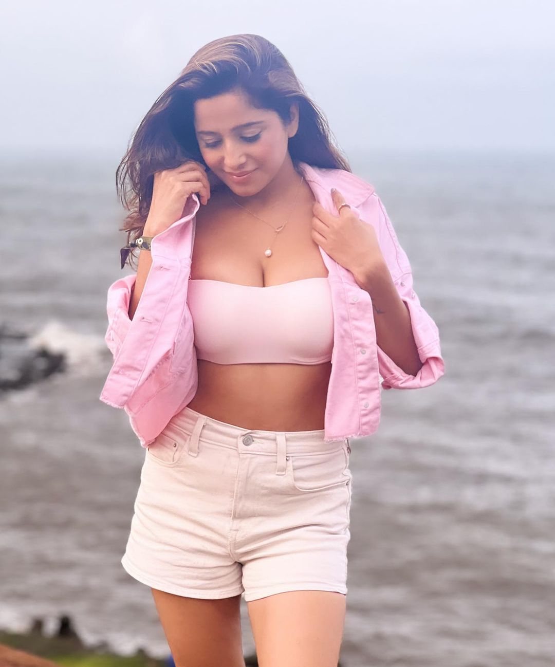 ( Photos : Instagram )