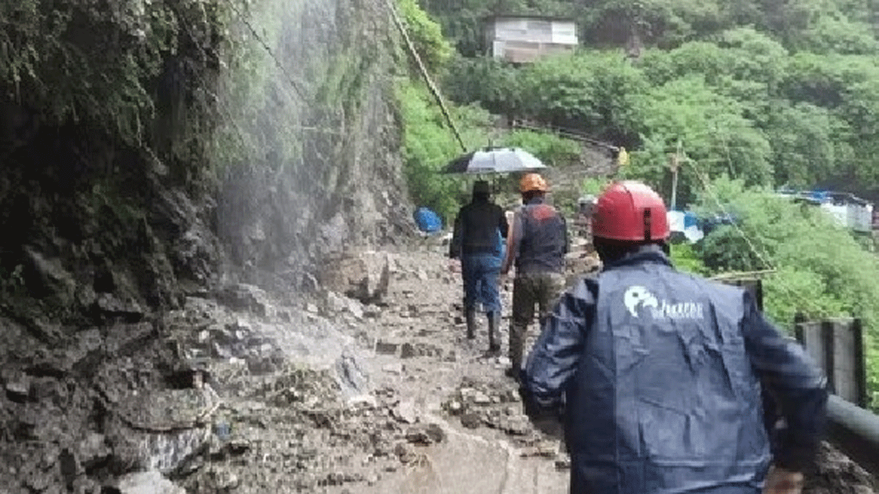 Kedarnath Yatra | కేదార్‌నాథ్ యాత్ర మార్గంలో విరిగిపడ్డ కొండచరియలు.. పలువురు గల్లంతు