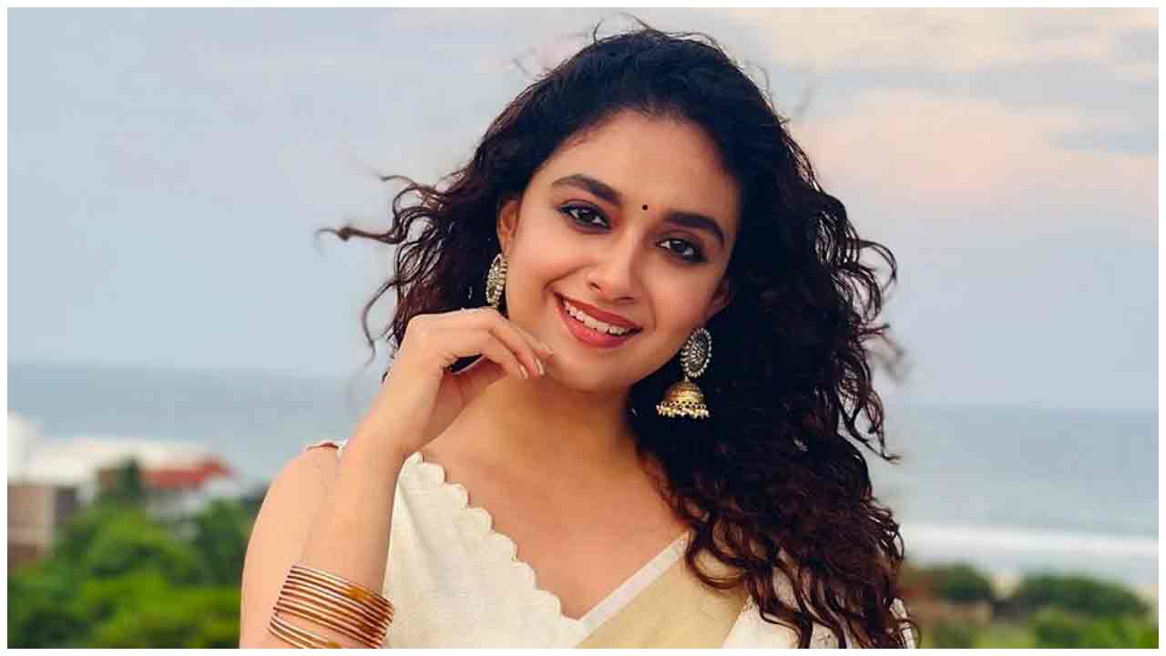 Keerthy Suresh | కళ్లకు కాటుక పెట్టి మదిని దోచుకుంటున్న కీర్తి సురేష్..