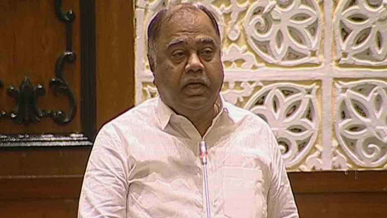 ఆసుపత్రుల స్థాయిని పెంచండి