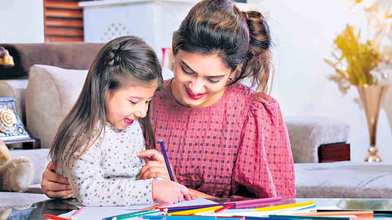 Parenting Tips | మీకు పుట్టింది అమ్మాయి అయినా.. అబ్బాయి అయినా సరే ఈ పనులు మాత్రం కచ్చితంగా నేర్పించాల్సిందే!