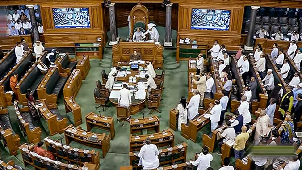 Lok Sabha | పార్లమెంట్ ఉభయసభల్లో విపక్షాల ఆందోళనలు కంటిన్యూ.. లోక్సభ రేపటికి వాయిదా