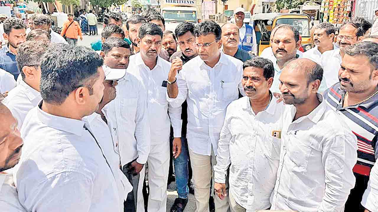 కాలనీలు, బస్తీల అభివృద్ధే లక్ష్యం..