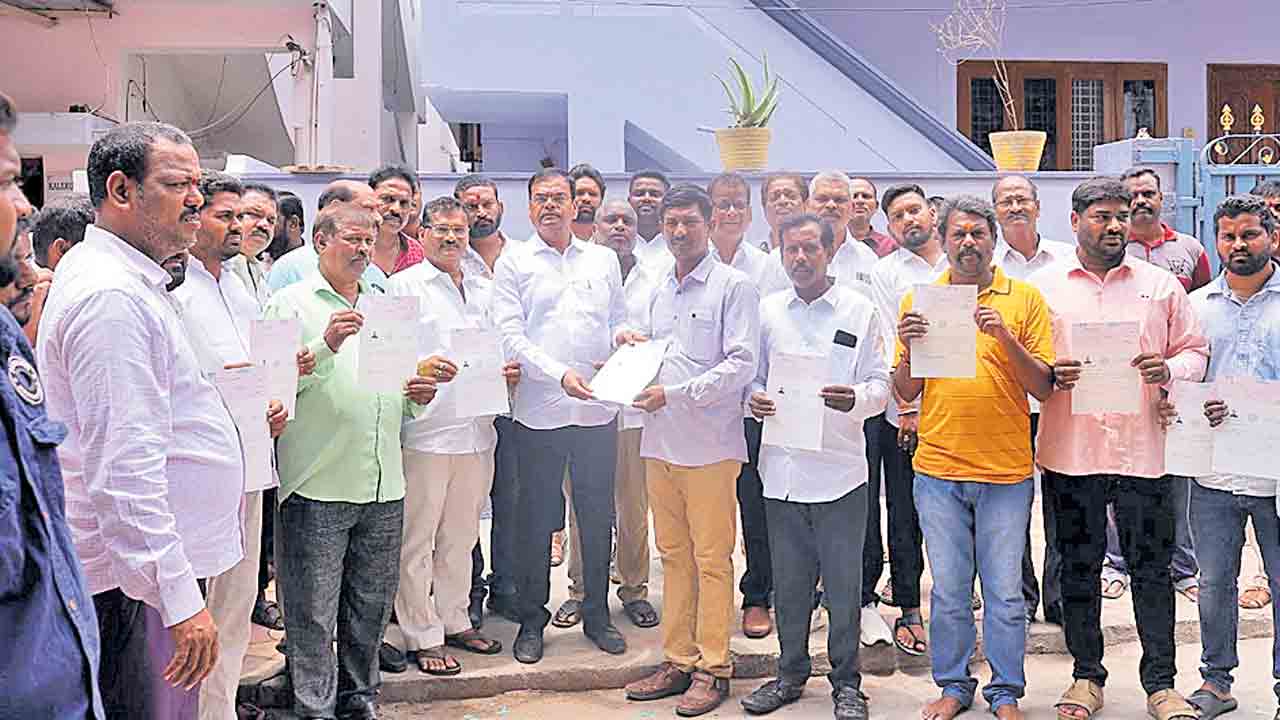 ఆపత్కాలంలో ఆర్థిక చేయూత