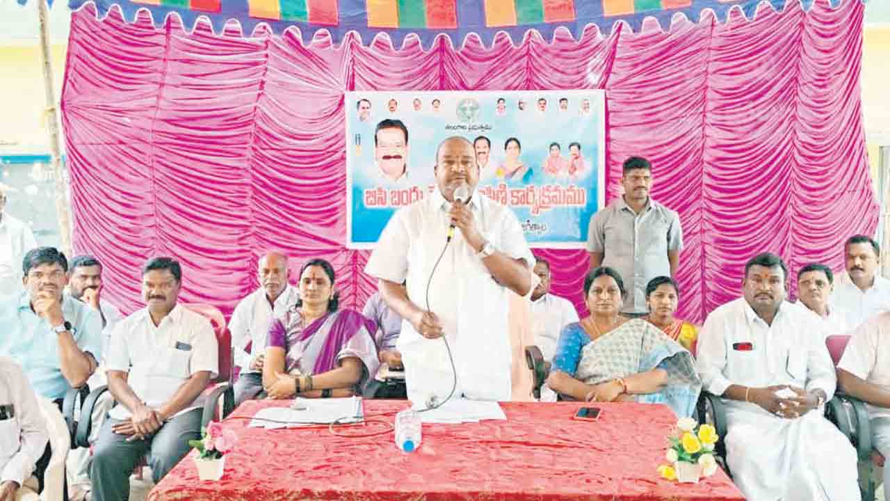 లక్ష సాయం దేశానికే ఆదర్శం