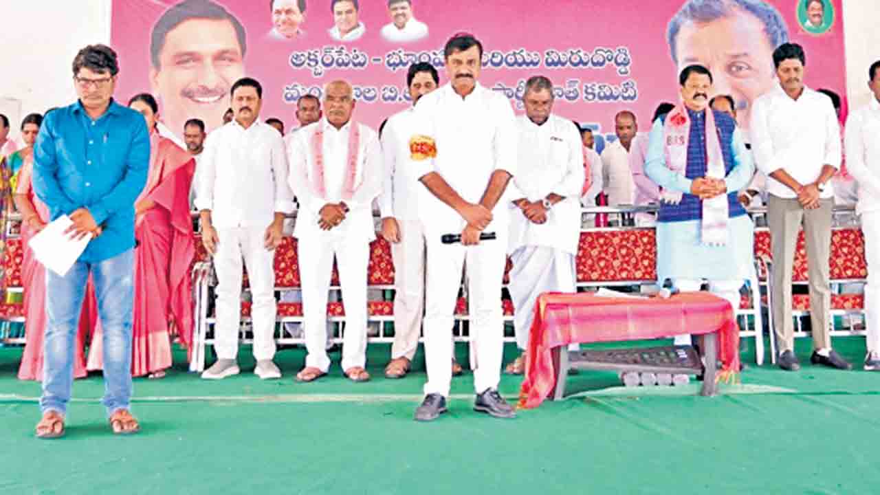 కేసీఆర్‌ చలవతోనే ఇంతటి అభివృద్ధి