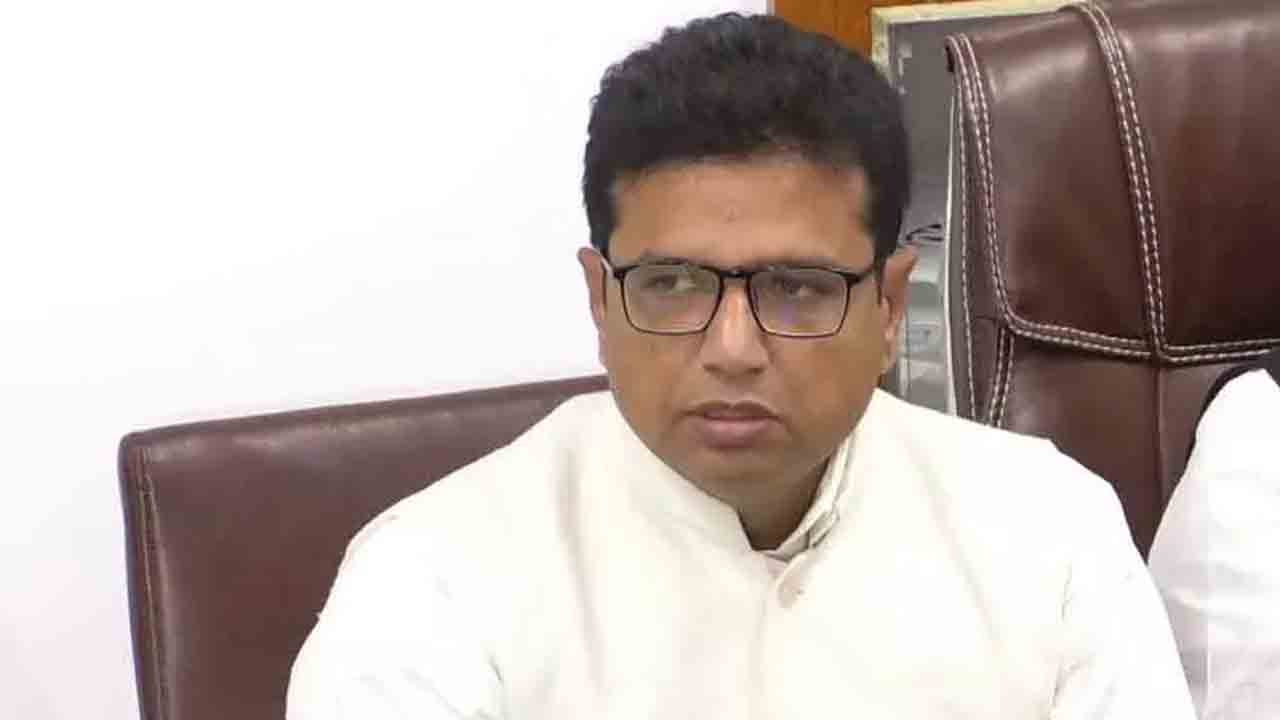 ఎమ్మెల్యే శ్రీధర్‌బాబు గన్‌మన్‌ అదృశ్యం