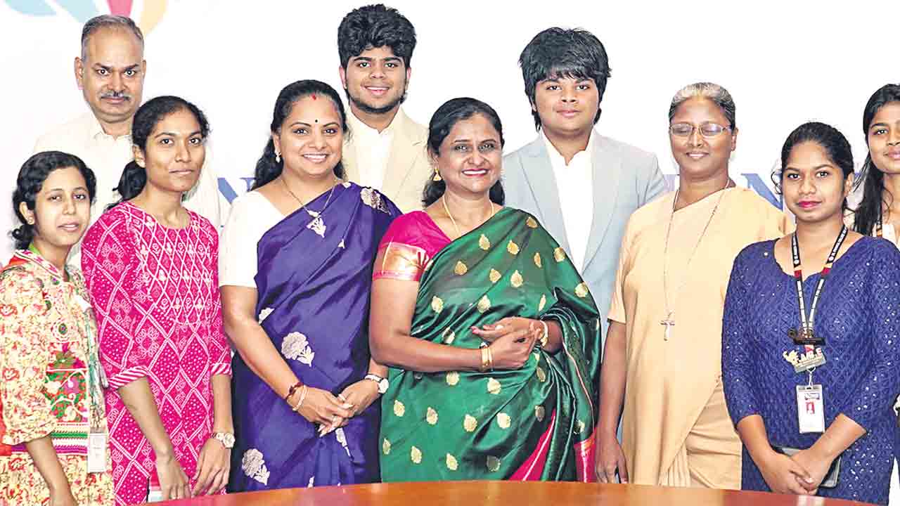 పేదలకు ఎమ్మెల్సీ కవిత కుమారుల చేయూత