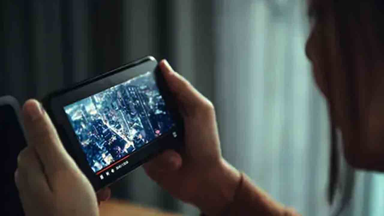 Direct 2 Mobile BroadCast | ఇంటర్నెట్ లేకున్నా..ఫోన్‌లో ఉచితంగా టీవీ.. ఓటీటీ ప్రసారాలు..!