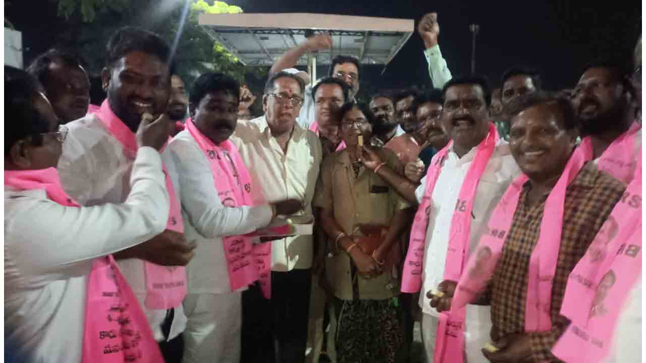 ఉద్యోగ సంబురం