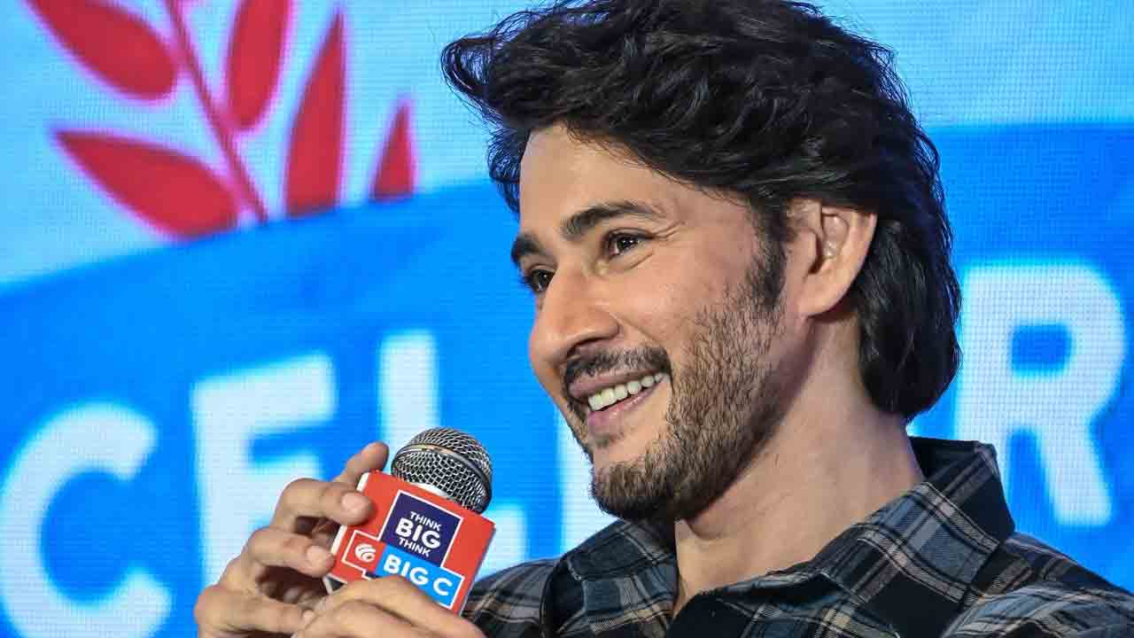 Mahesh Babu | మీ స్మార్ట్‌ఫోన్‌ను రోజూ ఎంత సేపు వాడతారు.. రిపోర్టర్‌ ప్రశ్నకు మహేశ్‌బాబు రియాక్షన్‌ ఇదే..!