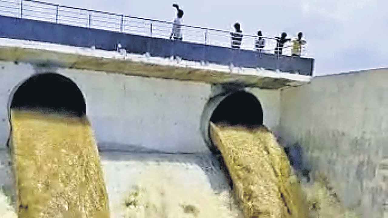 మల్కపేటలోకి కాళేశ్వర జలాలు