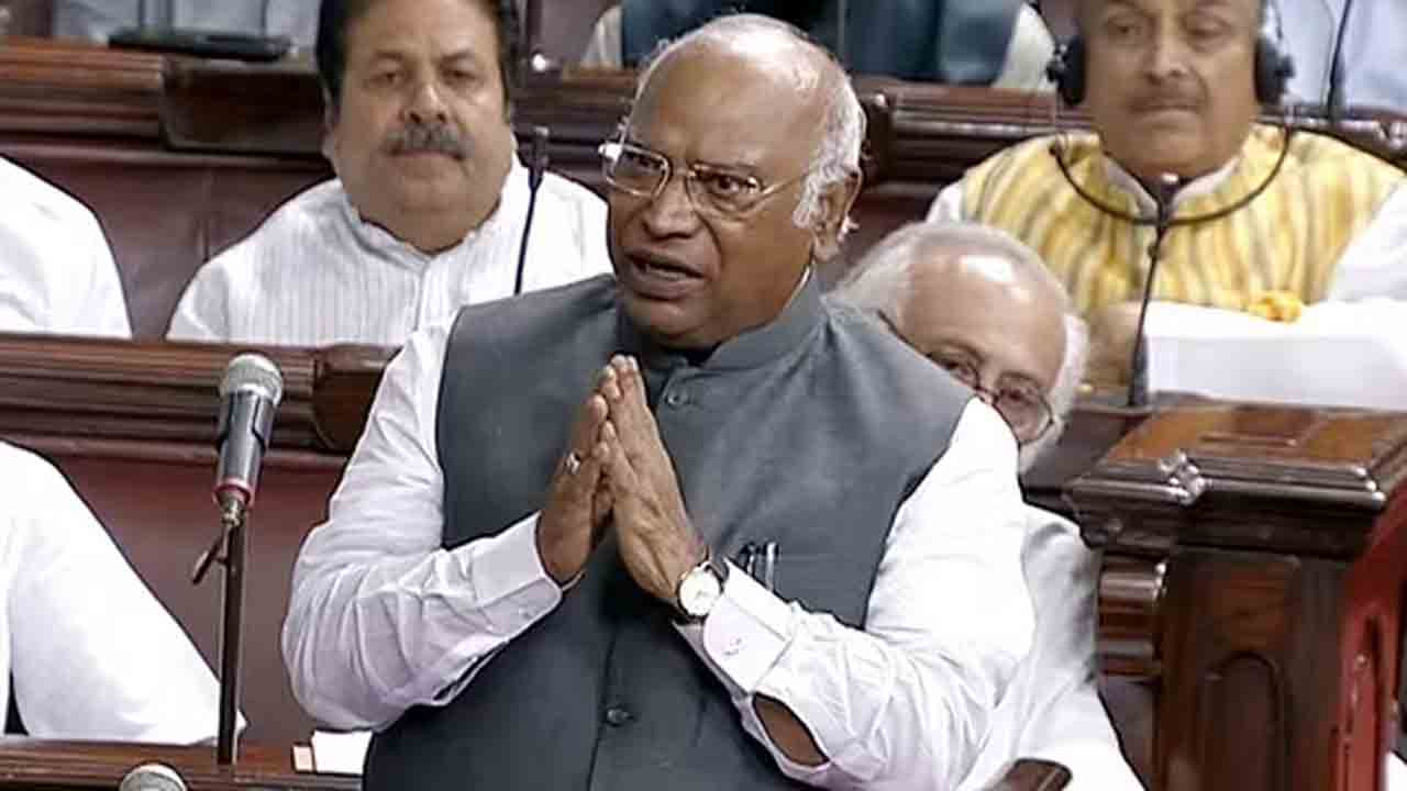 Mallikarjun Kharge | నీరవ్‌ అంటే శాంతి అని అర్థం.. అంతమాత్రానికే అధీర్‌ను సస్సెండ్‌ చేస్తారా..? : ఖర్గే