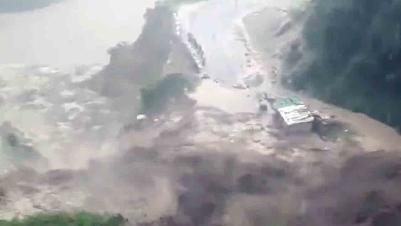 Himachal Floods | వరదలో కొట్టుకుపోయిన ఏడుగురు వ్యక్తులు.. వీడియో షేర్‌ చేసిన సీఎం సుఖ్వీందర్‌