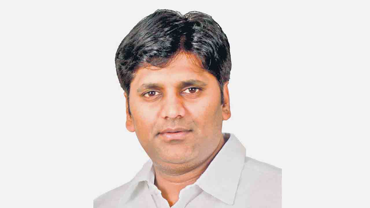 నిధులు తెచ్చే దమ్ములేదు!