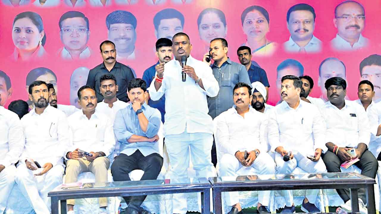 సోషల్‌ మీడియాలో ముందుండాలి