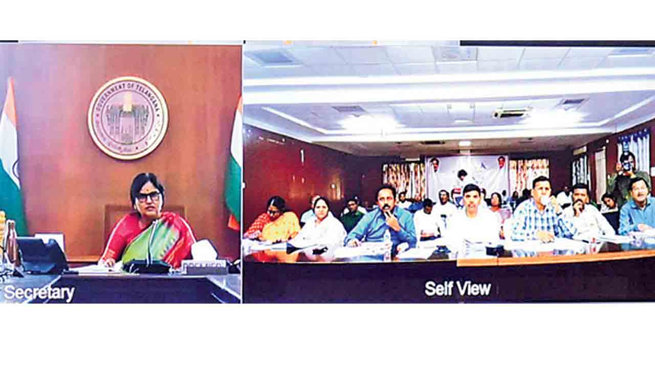 ప్రాధాన్యతా కార్యక్రమాలపై దృష్టి సారించాలి